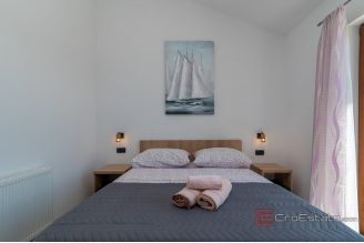 013 2029 95 island ciovo house with pool and sea view for sale