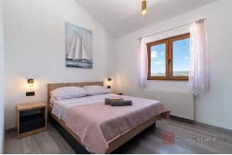 013 2029 95 island ciovo house with pool and sea view for sale