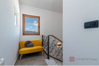 013 2029 95 island ciovo house with pool and sea view for sale