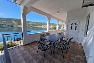 008 2041 90 marina house in a prime location near the sea sale