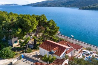 008 2041 90 marina house in a prime location near the sea sale