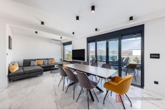 018 2022 437a Ciovo Modern villa with a sea view for sale