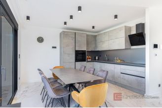 018 2022 437a Ciovo Modern villa with a sea view for sale