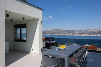 018 2022 437a Ciovo Modern villa with a sea view for sale