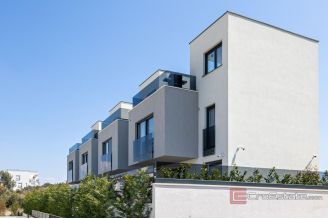 018 2022 437a Ciovo Modern villa with a sea view for sale
