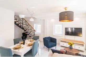 009 2049 28 Island of Brac Stone house near the sea for sale