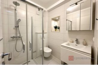 009 2049 28 Island of Brac Stone house near the sea for sale