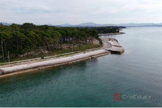 015 2044 41 Sibenik Modern mobile homes in a luxury resort for sale