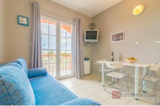 020 2021 402 zadar house with several apartments first row to the sea for sale