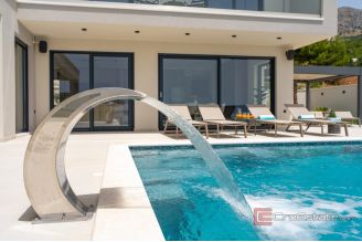 020 2022 440 Split area Newly built villa with a sea view for sale