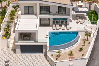 020 2022 440 Split area Newly built villa with a sea view for sale