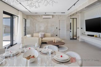 020 2022 440 Split area Newly built villa with a sea view for sale