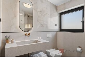 020 2022 440 Split area Newly built villa with a sea view for sale
