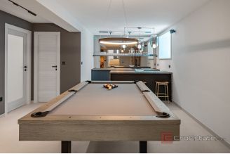 020 2022 440 Split area Newly built villa with a sea view for sale