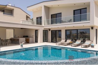 020 2022 440 Split area Newly built villa with a sea view for sale