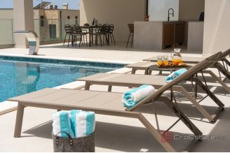 020 2022 440 Split area Newly built villa with a sea view for sale