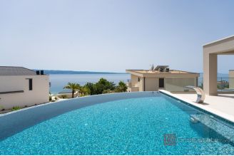 020 2022 440 Split area Newly built villa with a sea view for sale