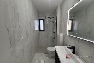 018 2035 204 Ciovo Spacious penthouse with a sea view for sale