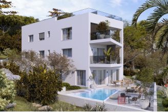 016 2035 206 Ciovo luxurx apartment with pool and a garden in the first row to the sea for sale