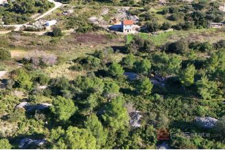 004 2029 96 island brac building plot near the sea for sale