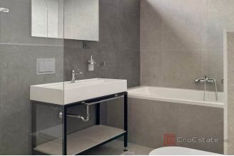 010 1014 31 Porec Luxury villa in a quiet location for sale