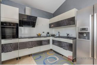 015 1014 32 Porec Beautiful house in a quiet environment for sale