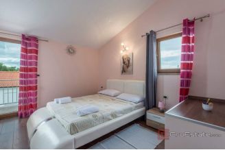 015 1014 32 Porec Beautiful house in a quiet environment for sale