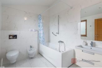 015 1014 32 Porec Beautiful house in a quiet environment for sale