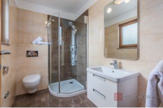 015 1014 32 Porec Beautiful house in a quiet environment for sale