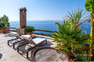 19 2013 207 Brac stone house sea view for sale