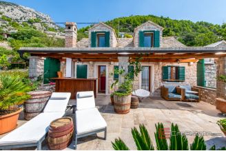 19 2013 207 Brac stone house sea view for sale