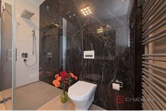 018 1014 33 Porec Modern villa with pool for sale