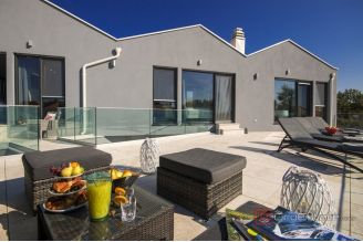 018 1014 33 Porec Modern villa with pool for sale