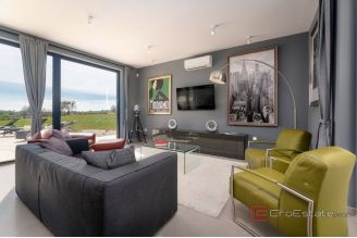 014 1014 34 Porec Modern villa with pool for sale