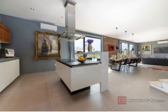 014 1014 34 Porec Modern villa with pool for sale