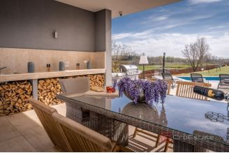 014 1014 34 Porec Modern villa with pool for sale