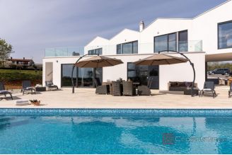014 1014 34 Porec Modern villa with pool for sale