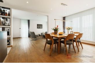 020 2035 210 Split Spinut Luxury two bedroom apartment with an open sea view sale