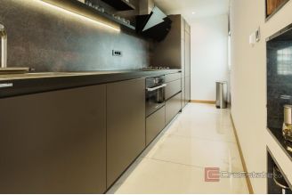 020 2035 210 Split Spinut Luxury two bedroom apartment with an open sea view sale