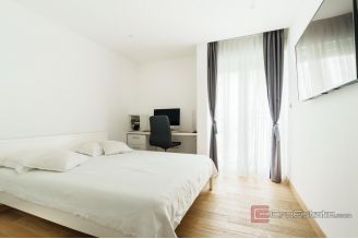 020 2035 210 Split Spinut Luxury two bedroom apartment with an open sea view sale