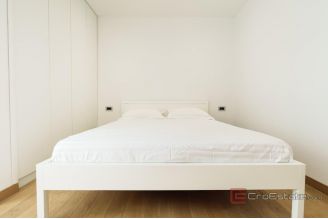 020 2035 210 Split Spinut Luxury two bedroom apartment with an open sea view sale