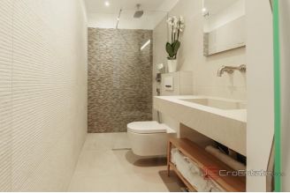 020 2035 210 Split Spinut Luxury two bedroom apartment with an open sea view sale