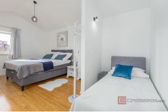 011 1014 35 Porec Villa with pool near the sea for sale