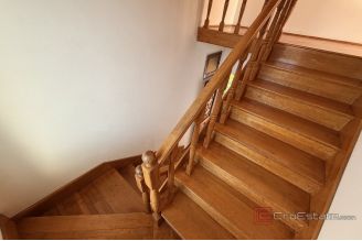 007 2043 140 Ugljan House in the center of the town for sale