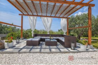 010 2030 85 Rogoznica Charming villa with pool for sale