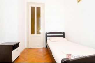 016 2045 73 Split Manus Comfortable two bedroom apartment for sale