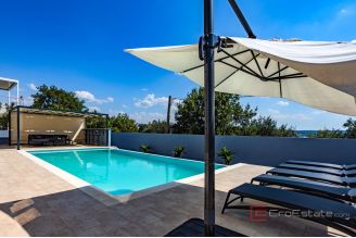 020 2046 64 Zadar Modern villa near the sea for rent