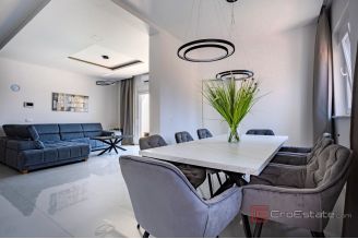 020 2046 64 Zadar Modern villa near the sea for rent