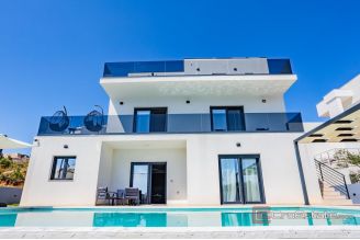 020 2046 64 Zadar Modern villa near the sea for rent