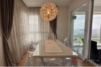 014 2036 125 Split Znjan Luxury three bedroom apartment for rent